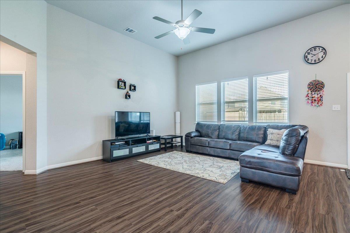 17206 Antioch Ave, Pflugerville, TX 78660