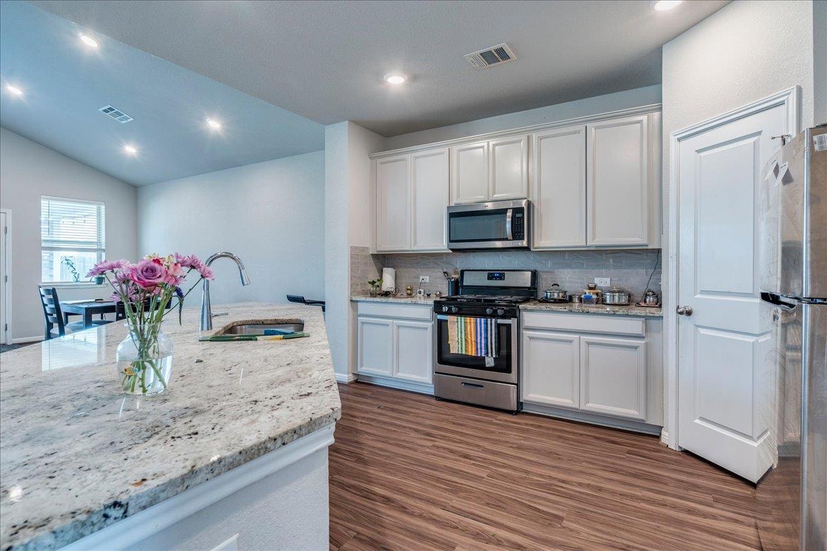 17206 Antioch Ave, Pflugerville, TX 78660