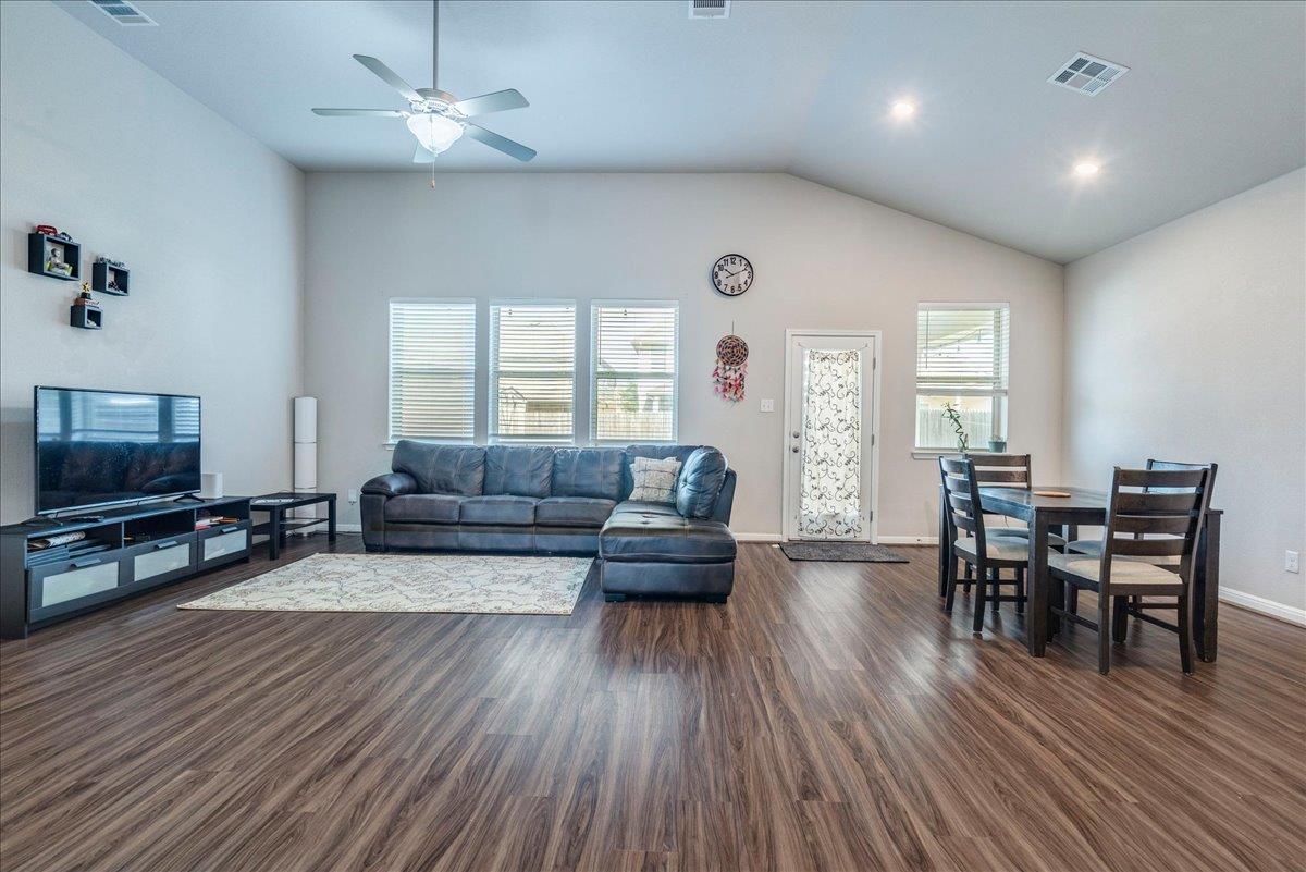 17206 Antioch Ave, Pflugerville, TX 78660