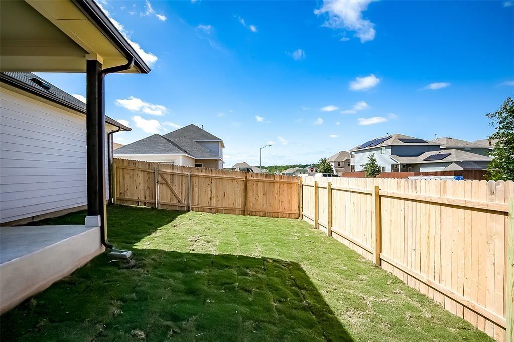 300 Timber Brook Dr, Hutto, TX 78634