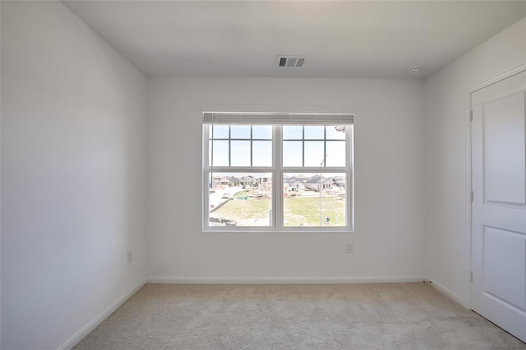 300 Timber Brook Dr, Hutto, TX 78634