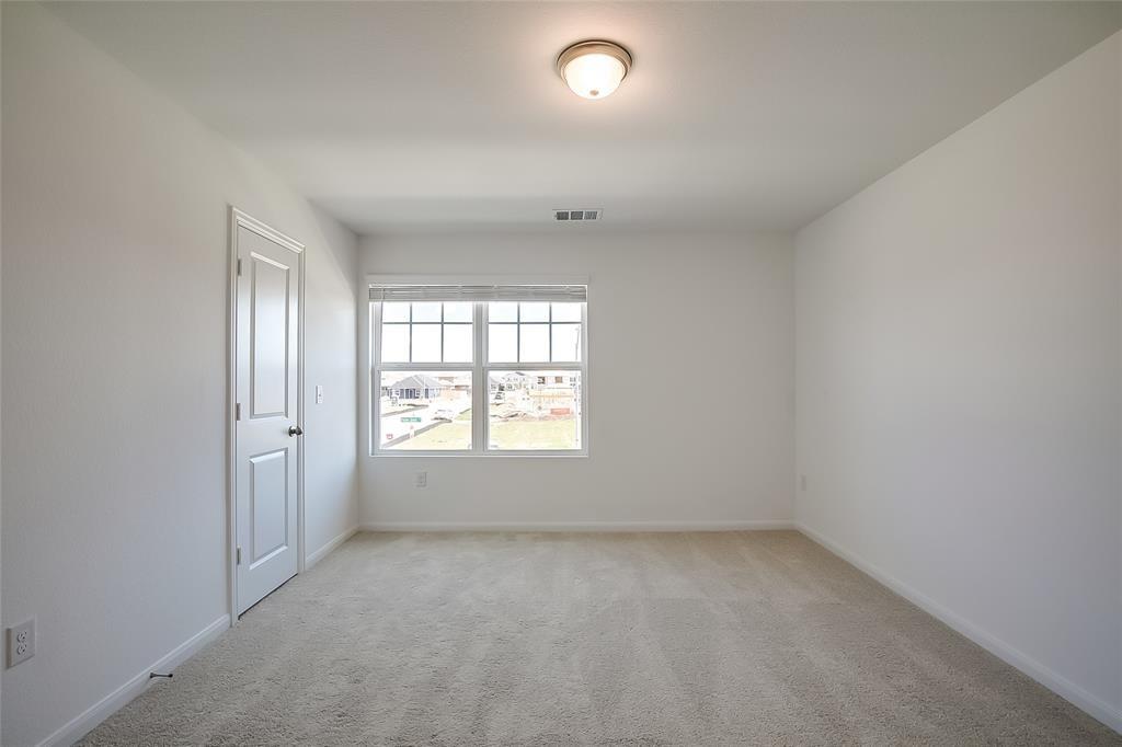 300 Timber Brook Dr, Hutto, TX 78634