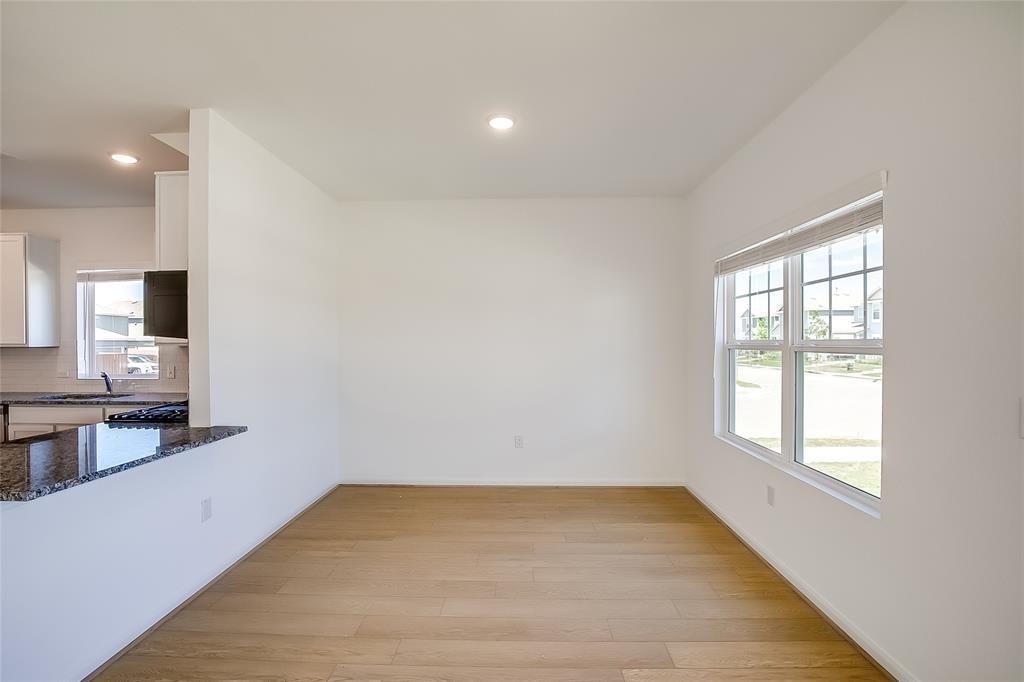 300 Timber Brook Dr, Hutto, TX 78634