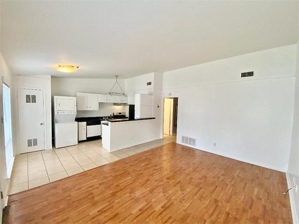 614 W 51st St # 104, Austin, TX 78751