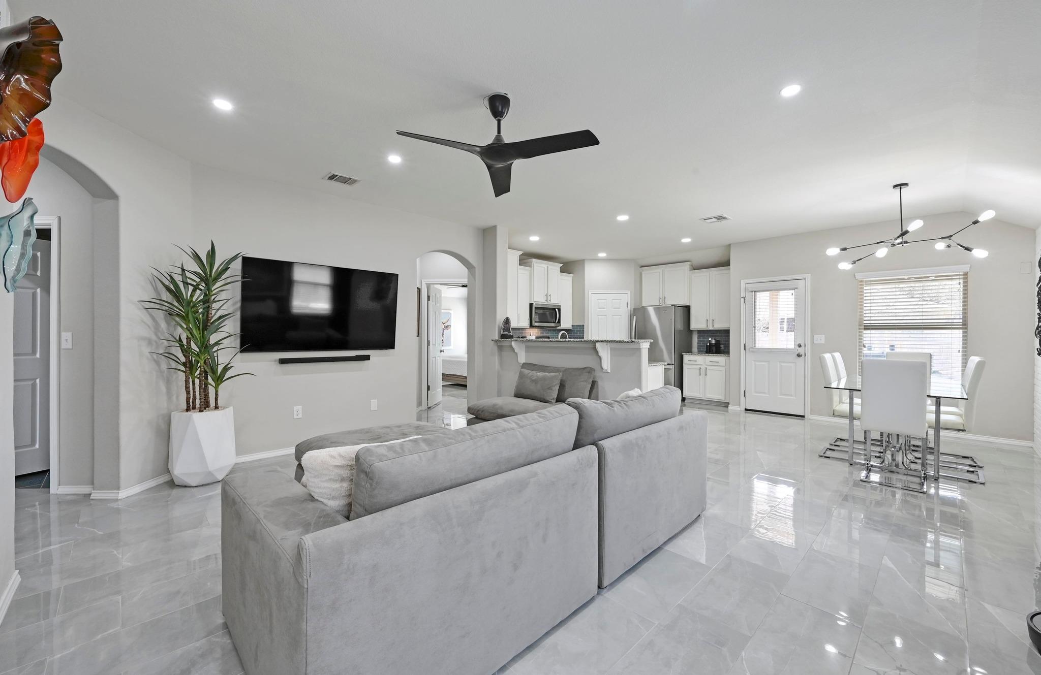 249 Noddy Rd, Buda, TX 78610