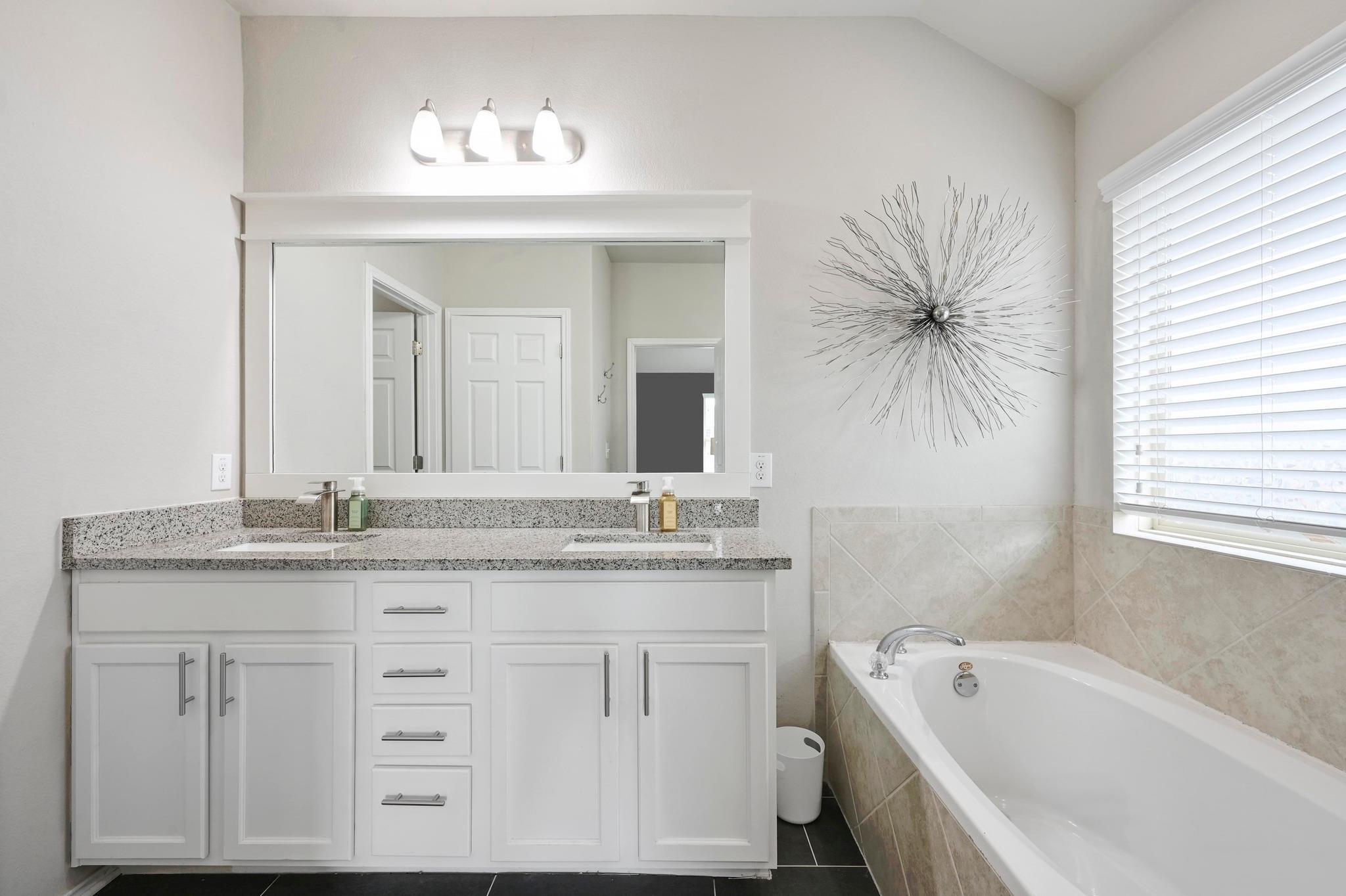 249 Noddy Rd, Buda, TX 78610