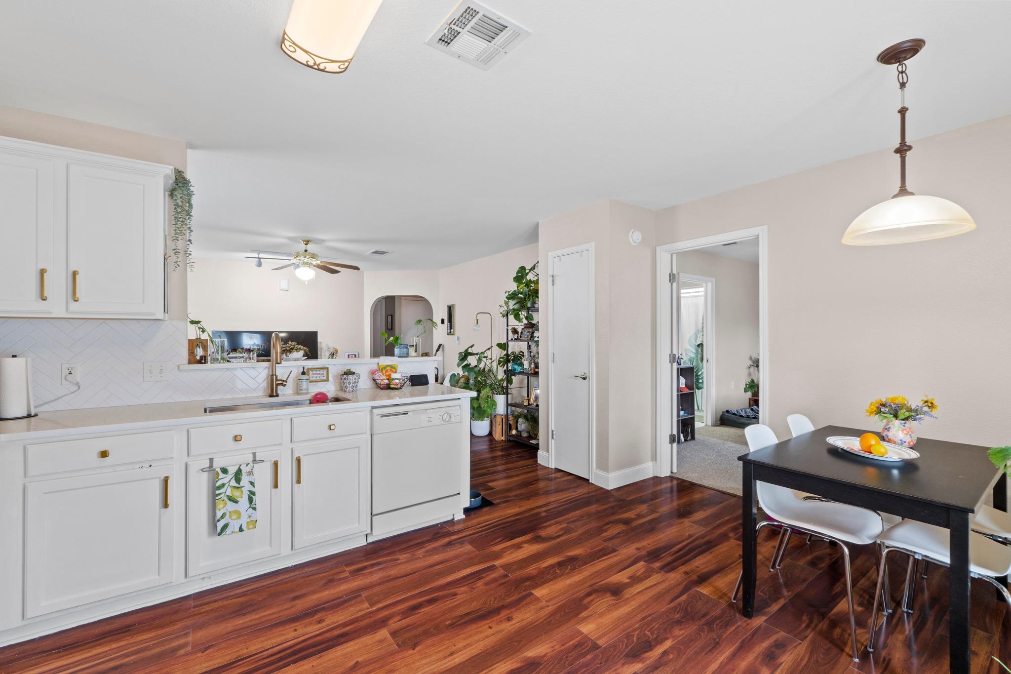 5220 Hutchinson Dr, Austin, TX 78723