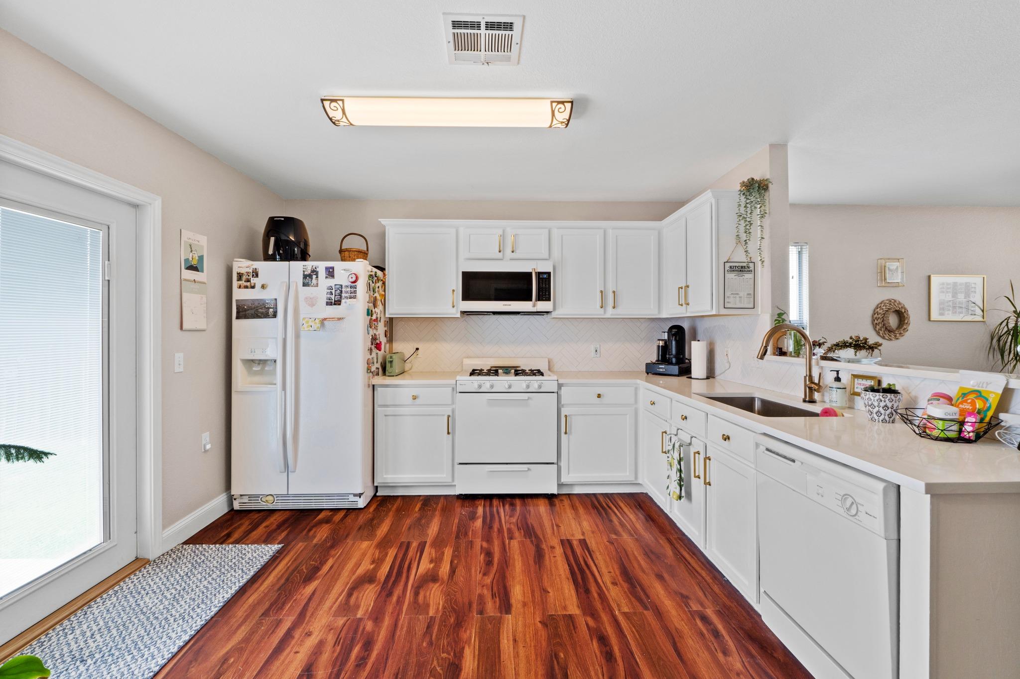 5220 Hutchinson Dr, Austin, TX 78723