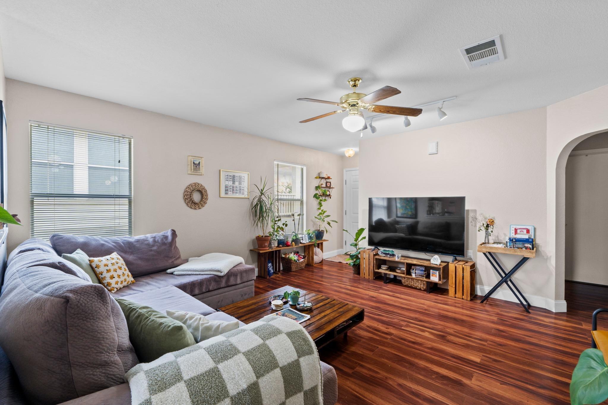 5220 Hutchinson Dr, Austin, TX 78723