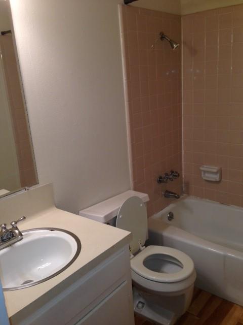 5001 Bull Creek Rd # 117, Austin, TX 78731