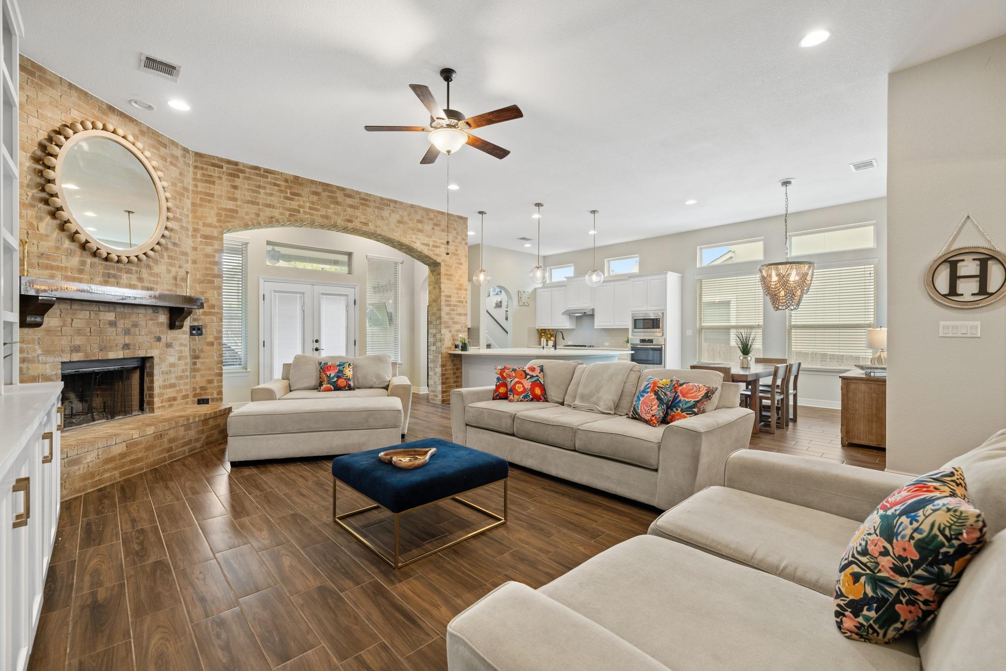 452 Pienza Dr, Georgetown, TX 78628