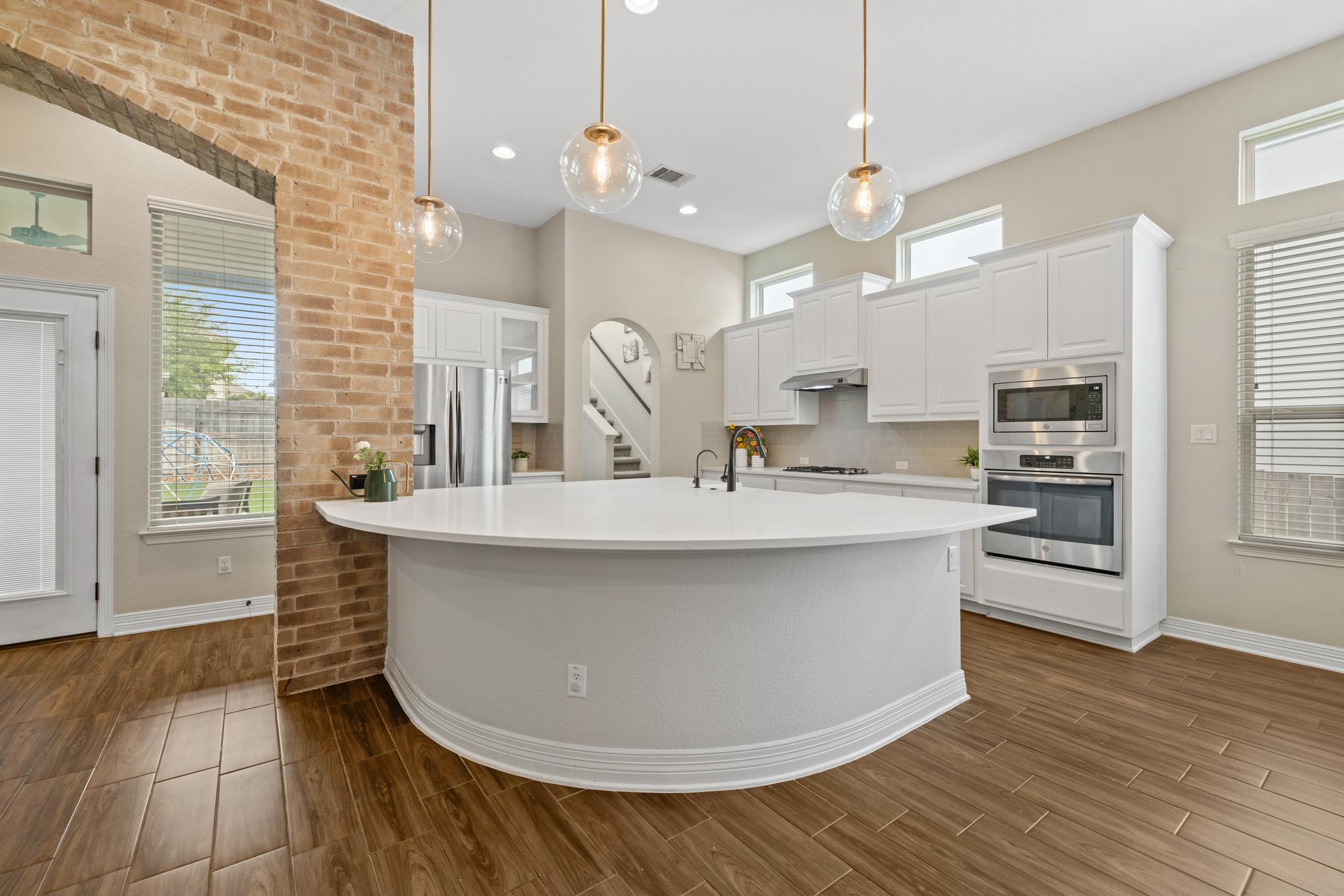 452 Pienza Dr, Georgetown, TX 78628