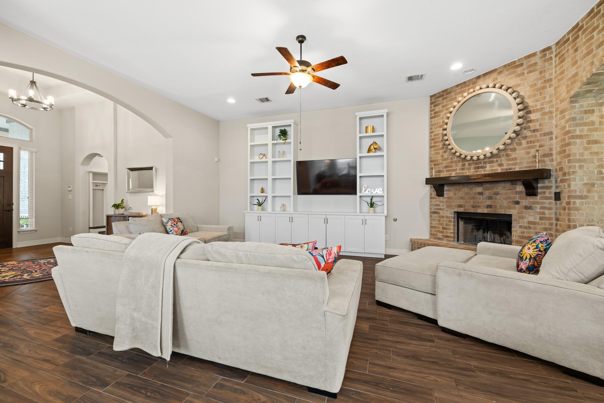 452 Pienza Dr, Georgetown, TX 78628