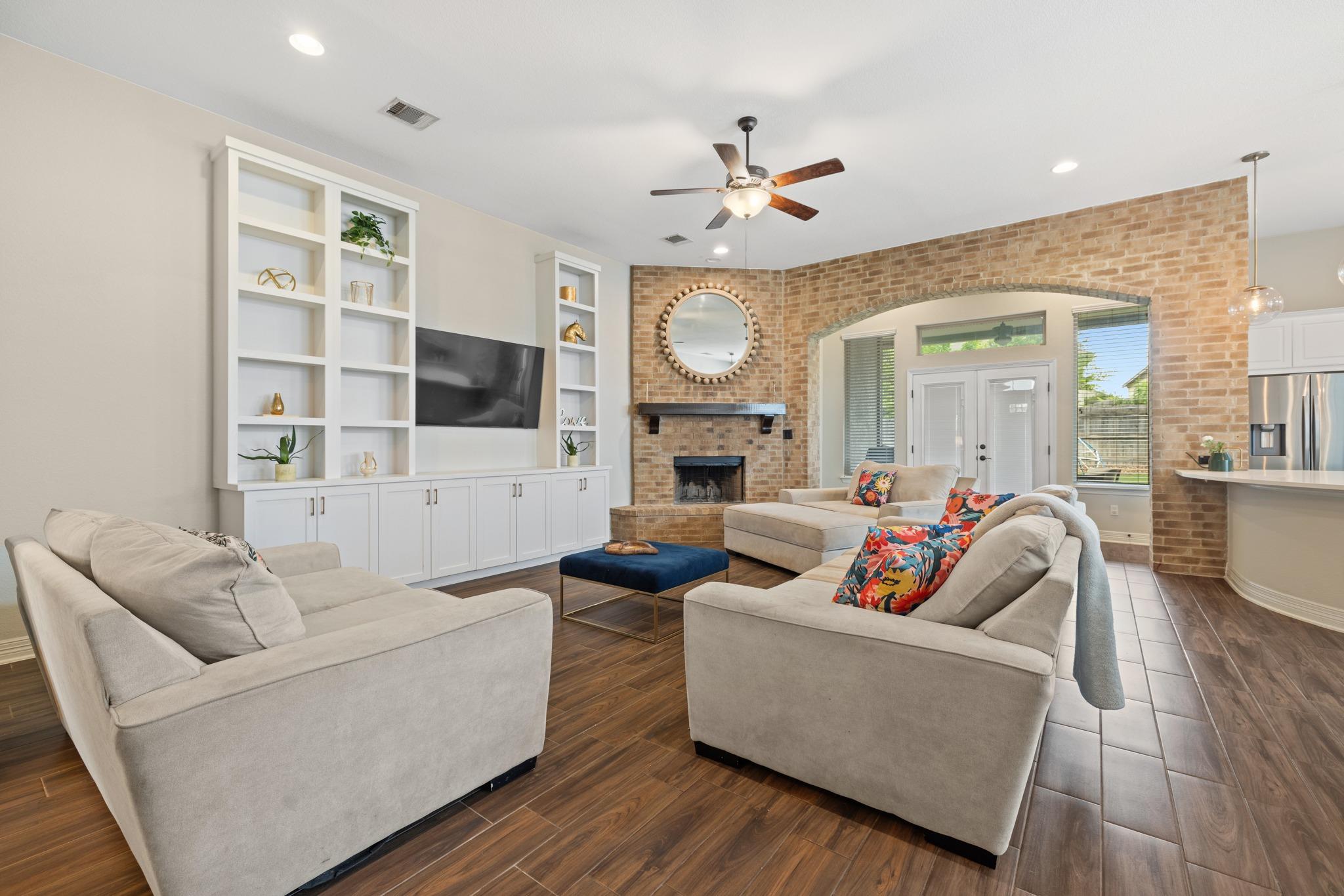 452 Pienza Dr, Georgetown, TX 78628