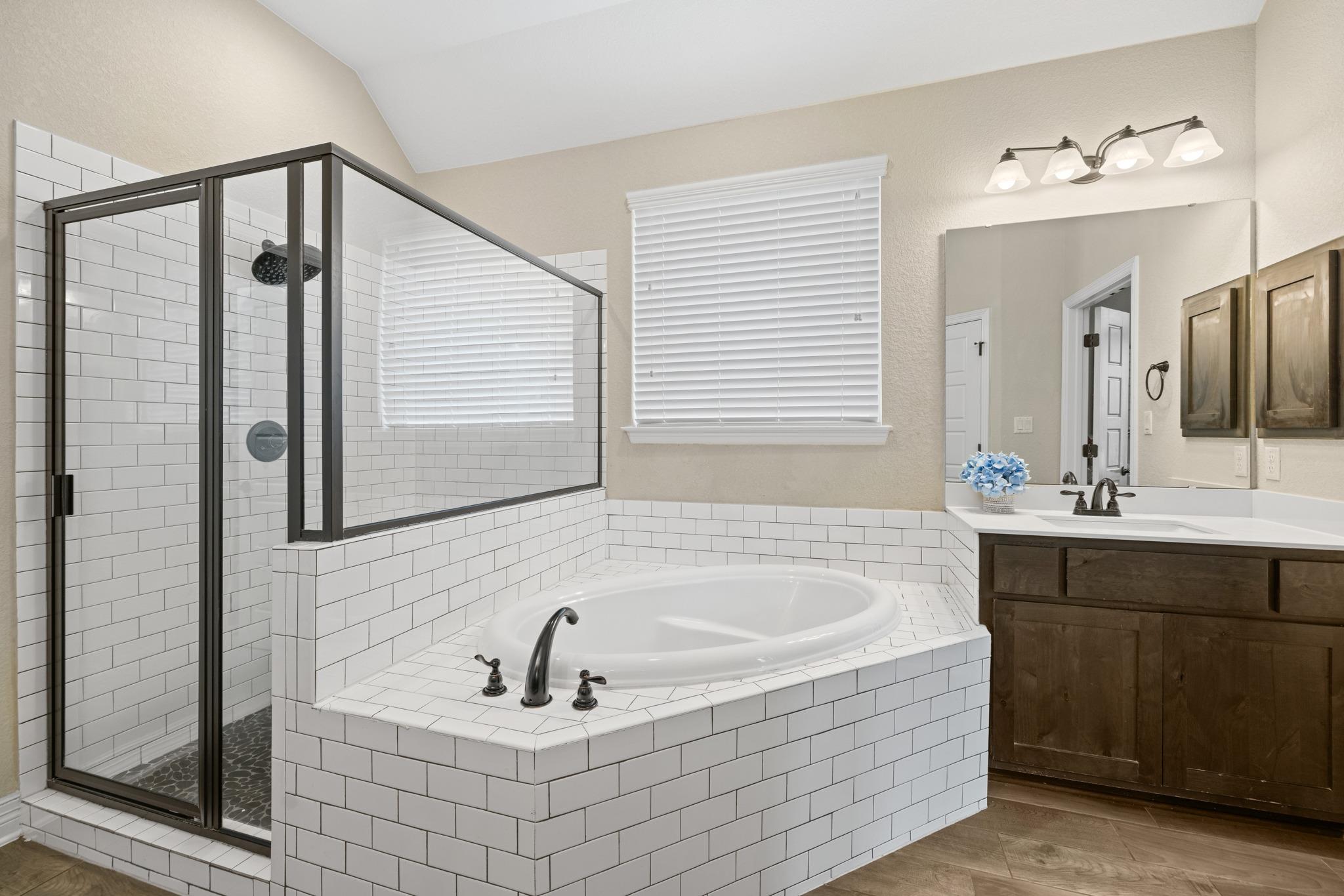 452 Pienza Dr, Georgetown, TX 78628