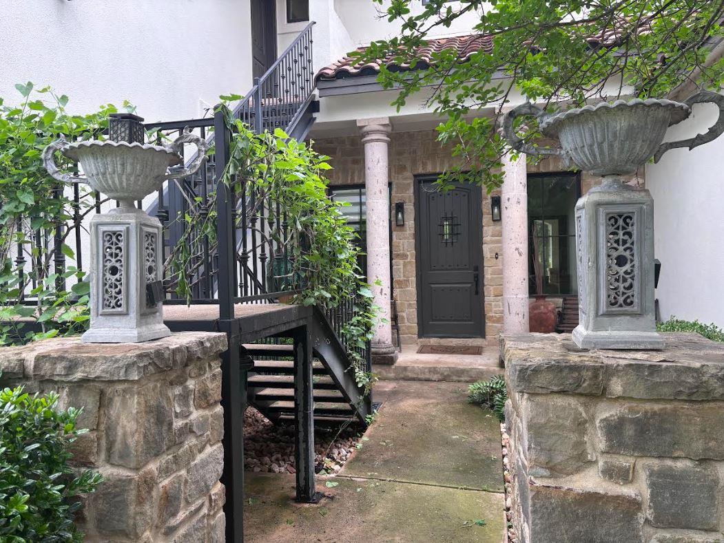 1603 Las Entradas Dr, Spicewood, TX 78669