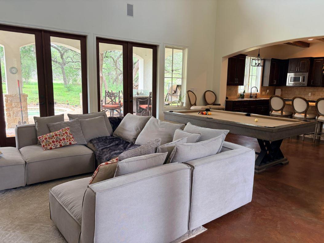 1603 Las Entradas Dr, Spicewood, TX 78669