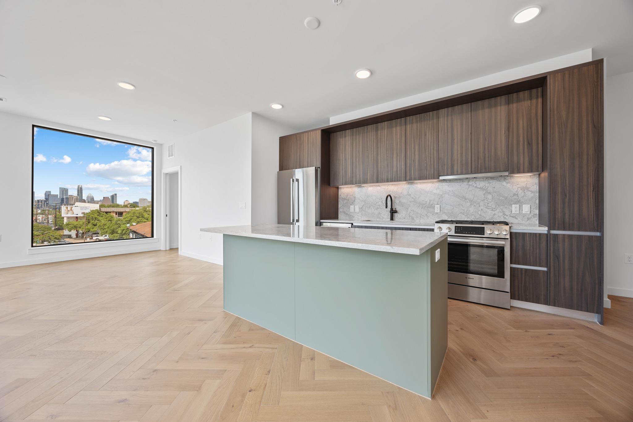 2209 S 1st St # 310, Austin, TX 78704