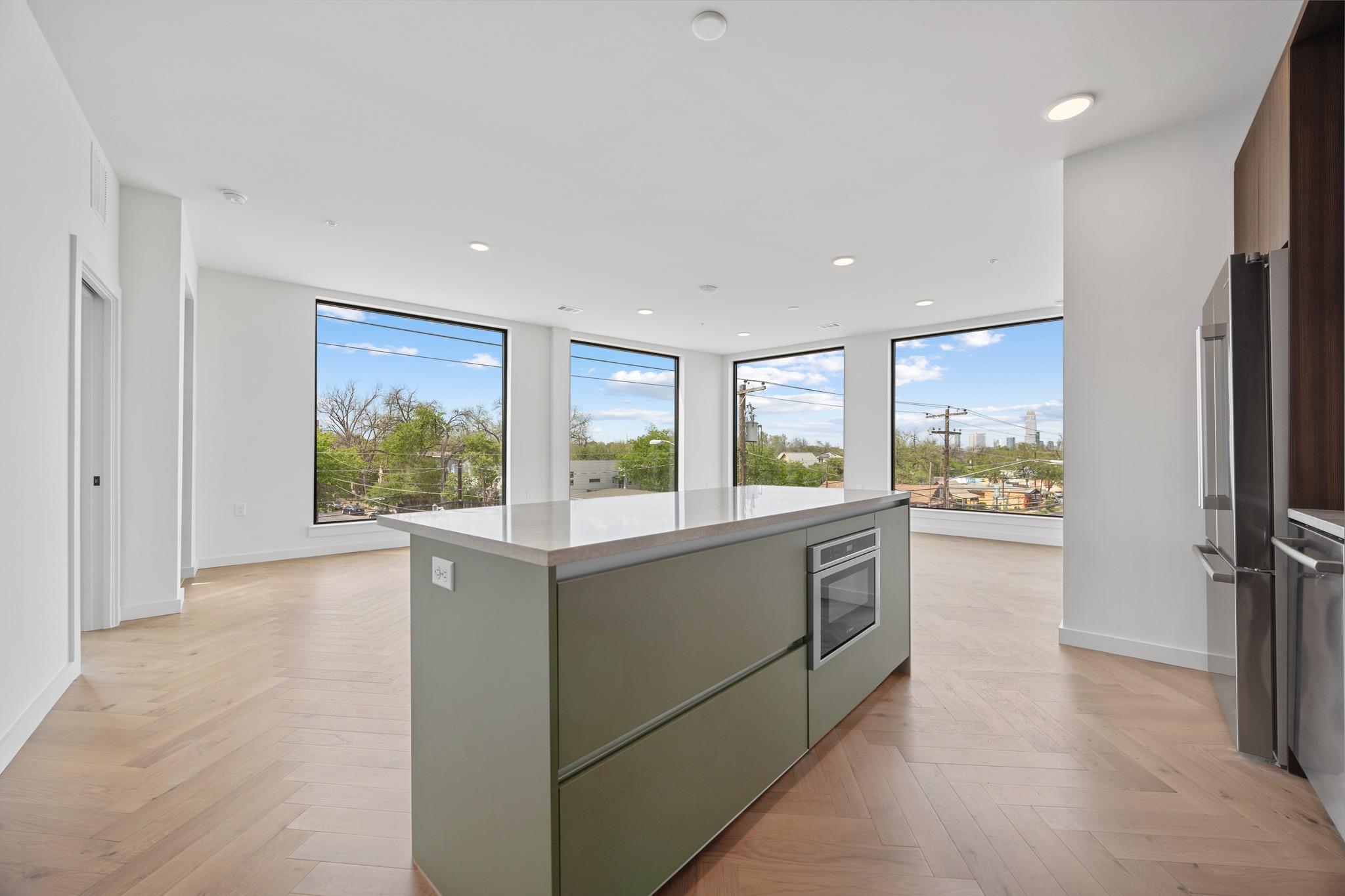 2209 S 1st St # 310, Austin, TX 78704