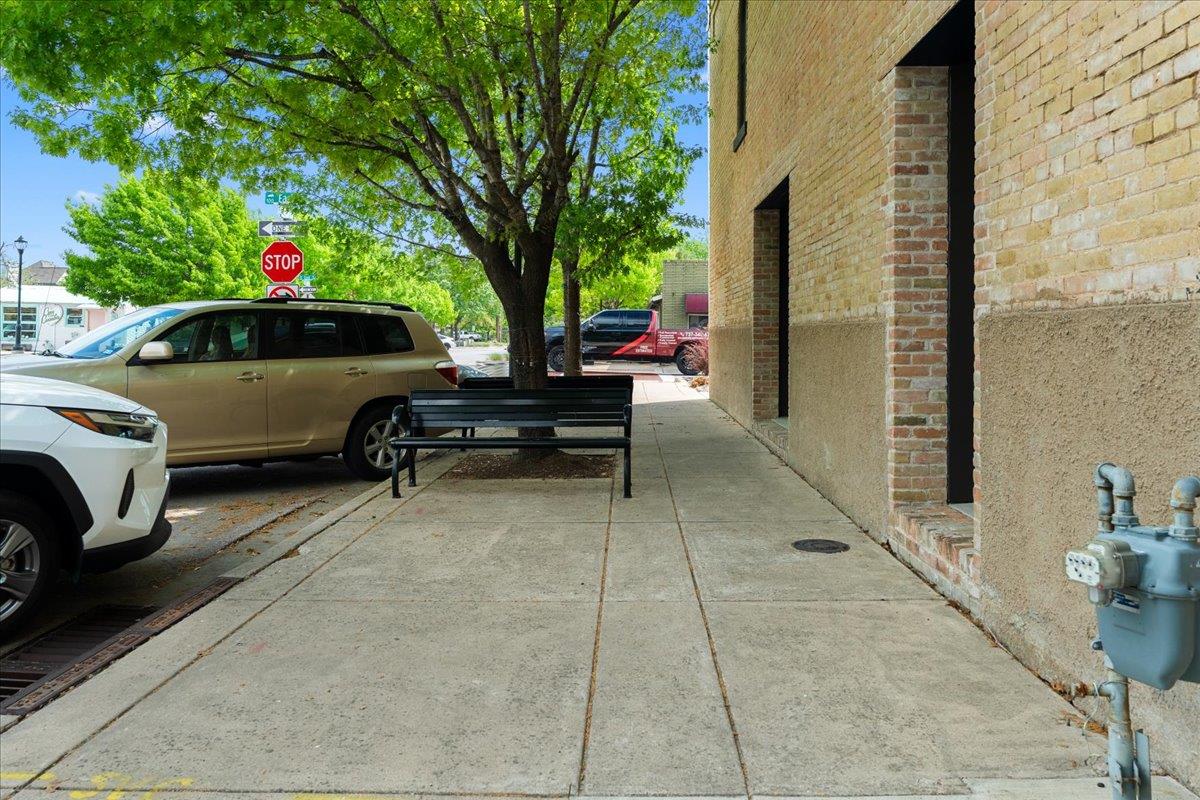 117 East St # 100, Hutto, TX 78634