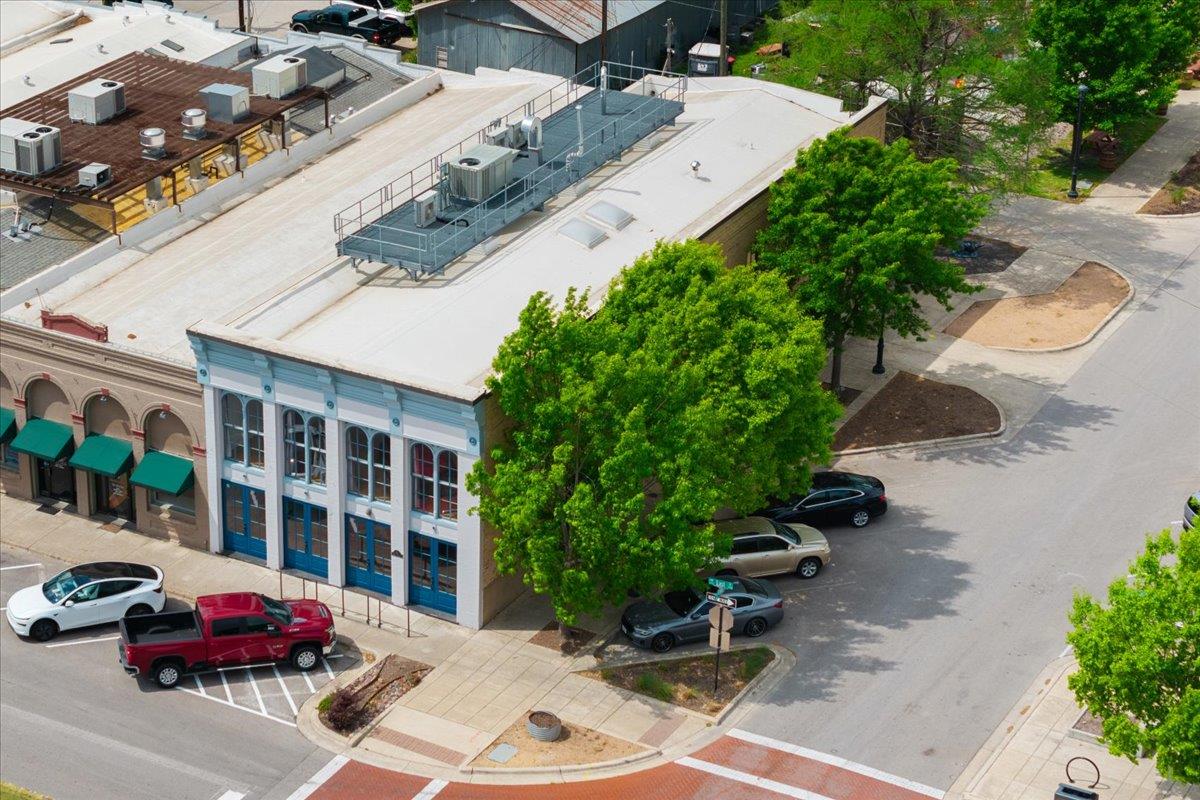 117 East St # 100, Hutto, TX 78634