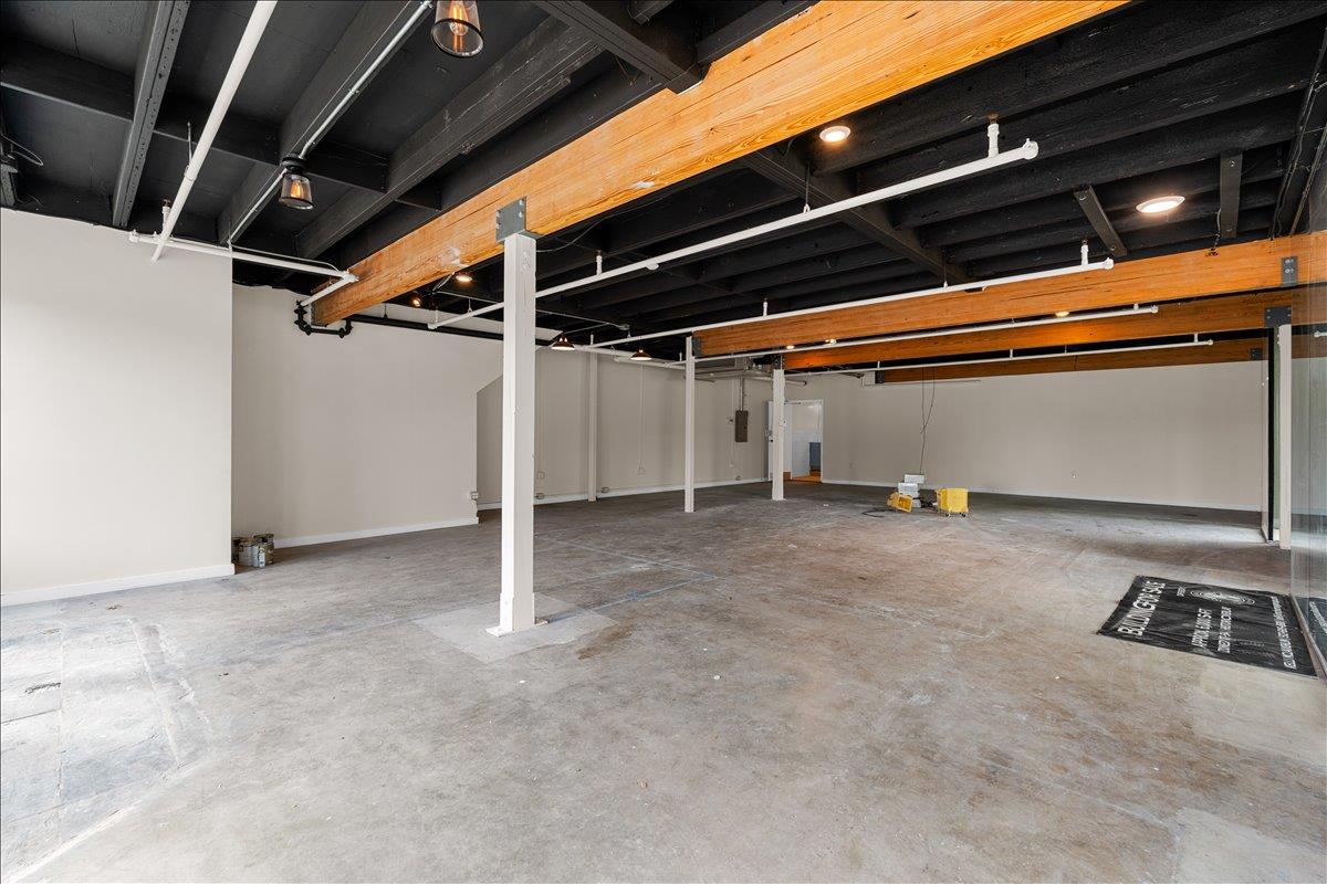 117 East St # 100, Hutto, TX 78634