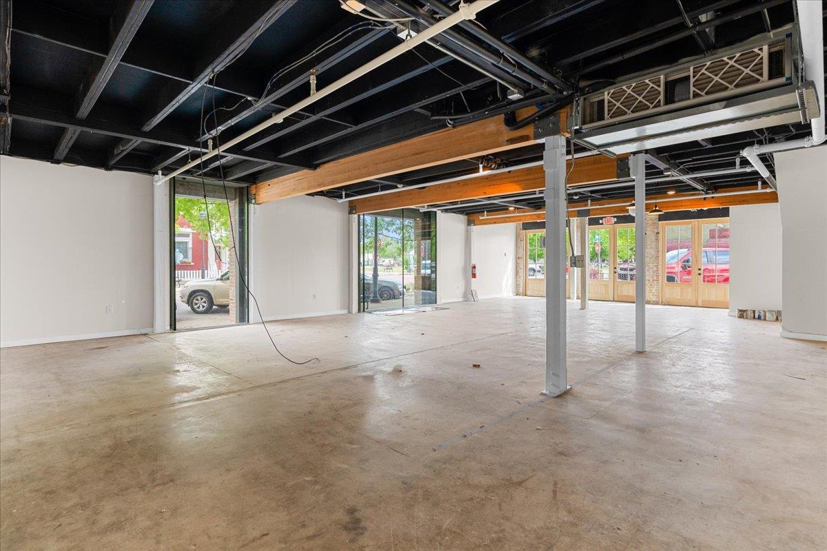 117 East St # 100, Hutto, TX 78634