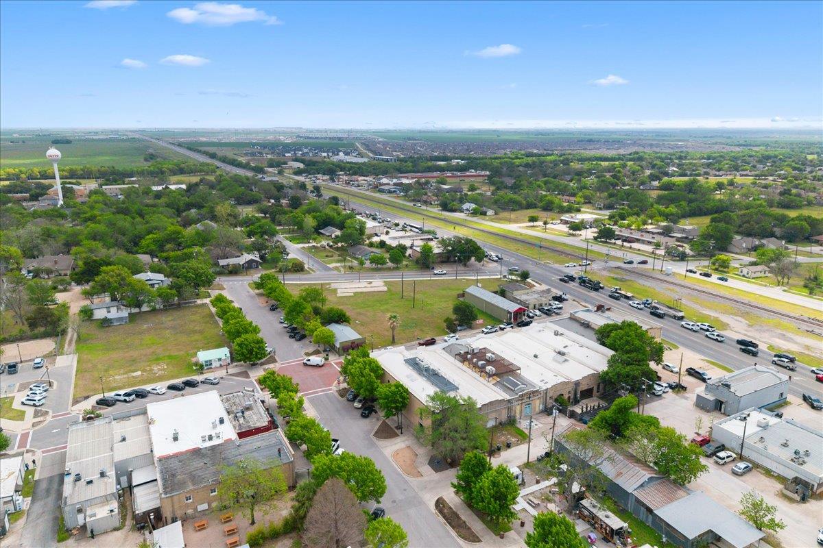 117 East St # 100, Hutto, TX 78634