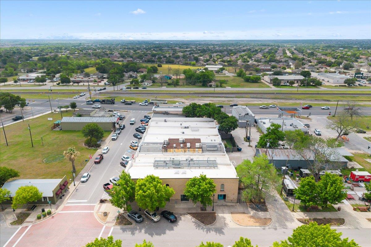 117 East St # 100, Hutto, TX 78634