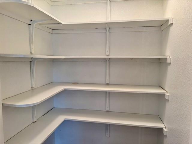 7 S Bobcat Ct, Morgan's Point Resort, TX 76513