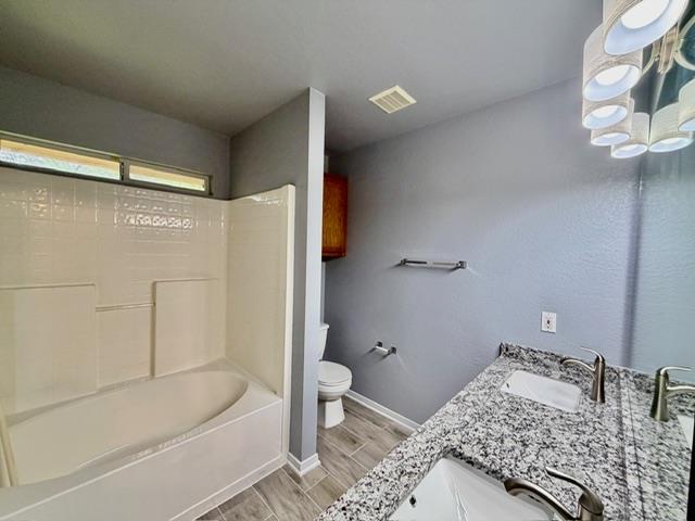 7 S Bobcat Ct, Morgan's Point Resort, TX 76513