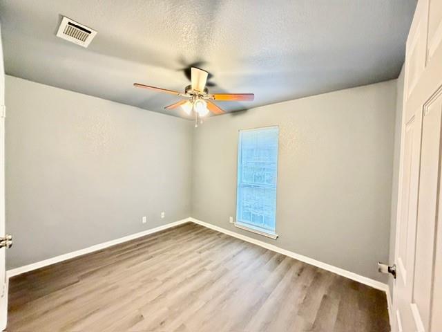 7 S Bobcat Ct, Morgan's Point Resort, TX 76513