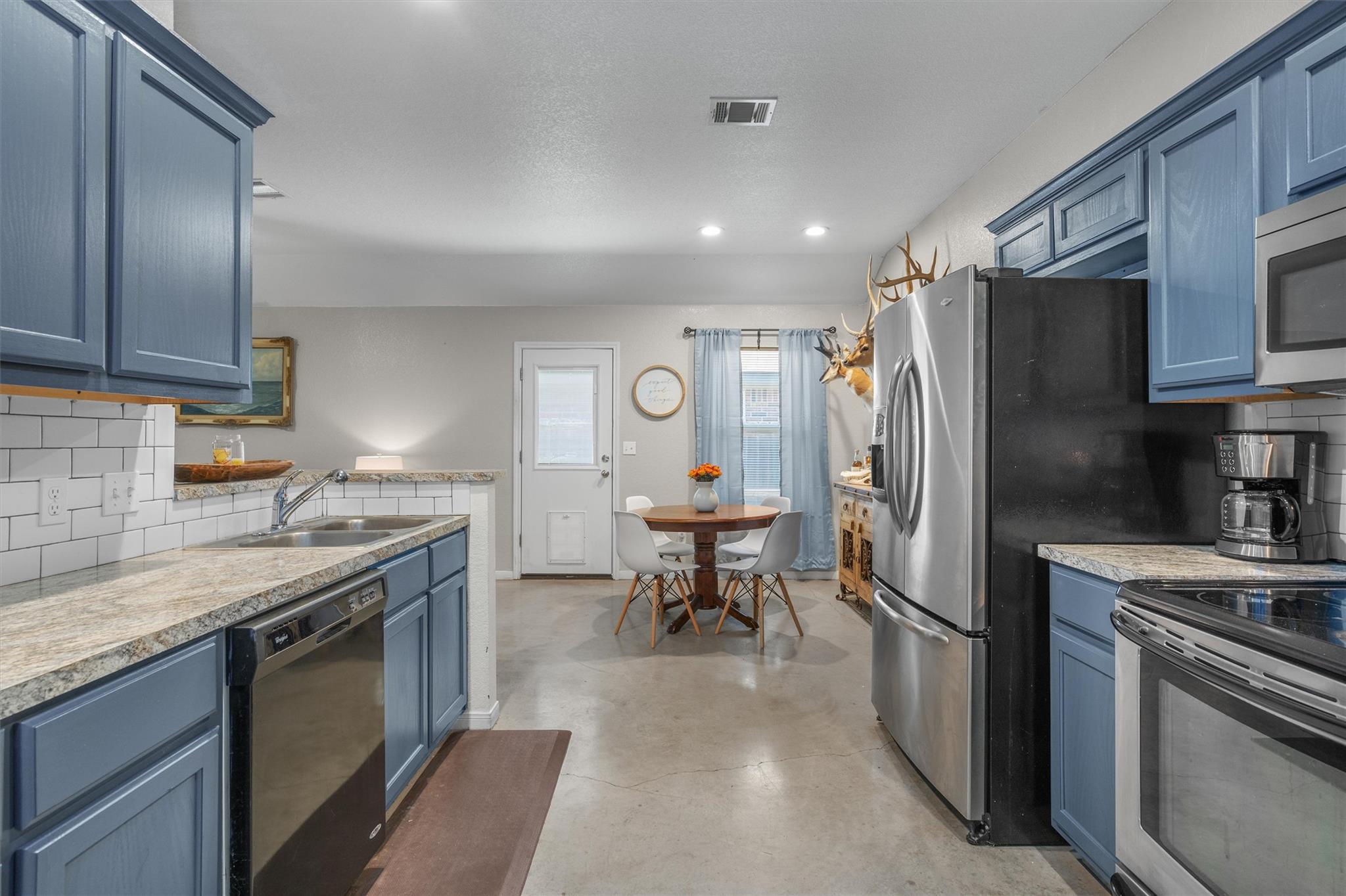 1202 E Avenue F, Lampasas, TX 76550