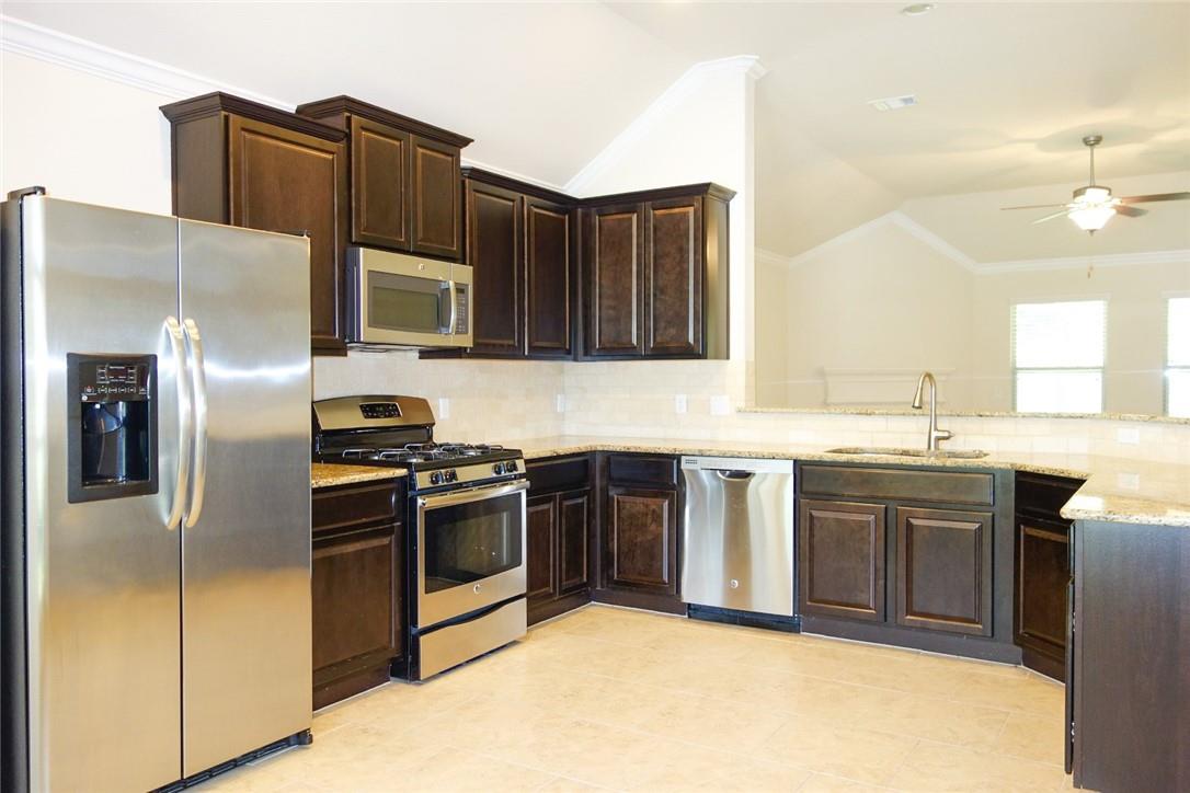 3745 Bainbridge St, Round Rock, TX 78681