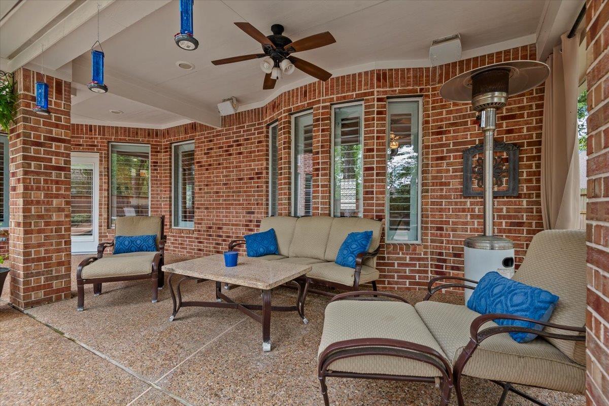 15519 Stallion Point Cir, Cypress, TX 77429