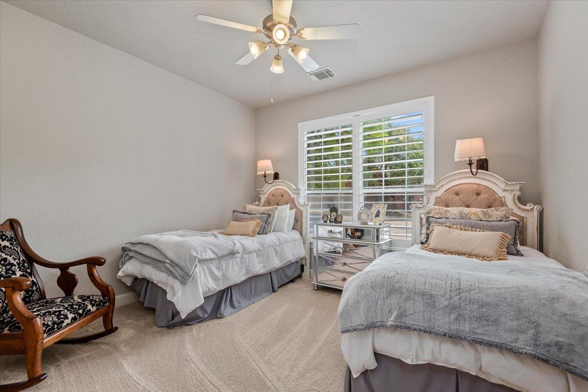 15519 Stallion Point Cir, Cypress, TX 77429