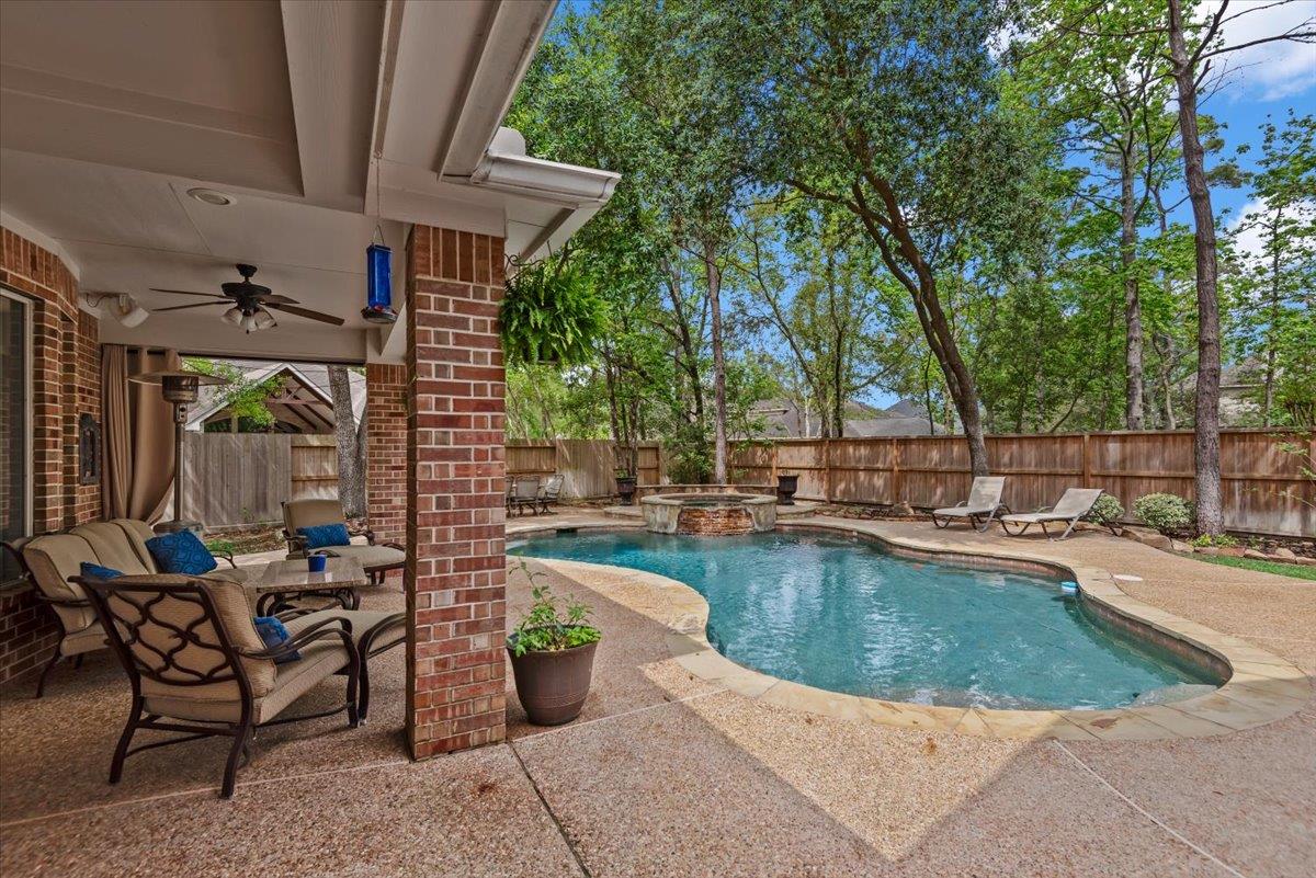 15519 Stallion Point Cir, Cypress, TX 77429