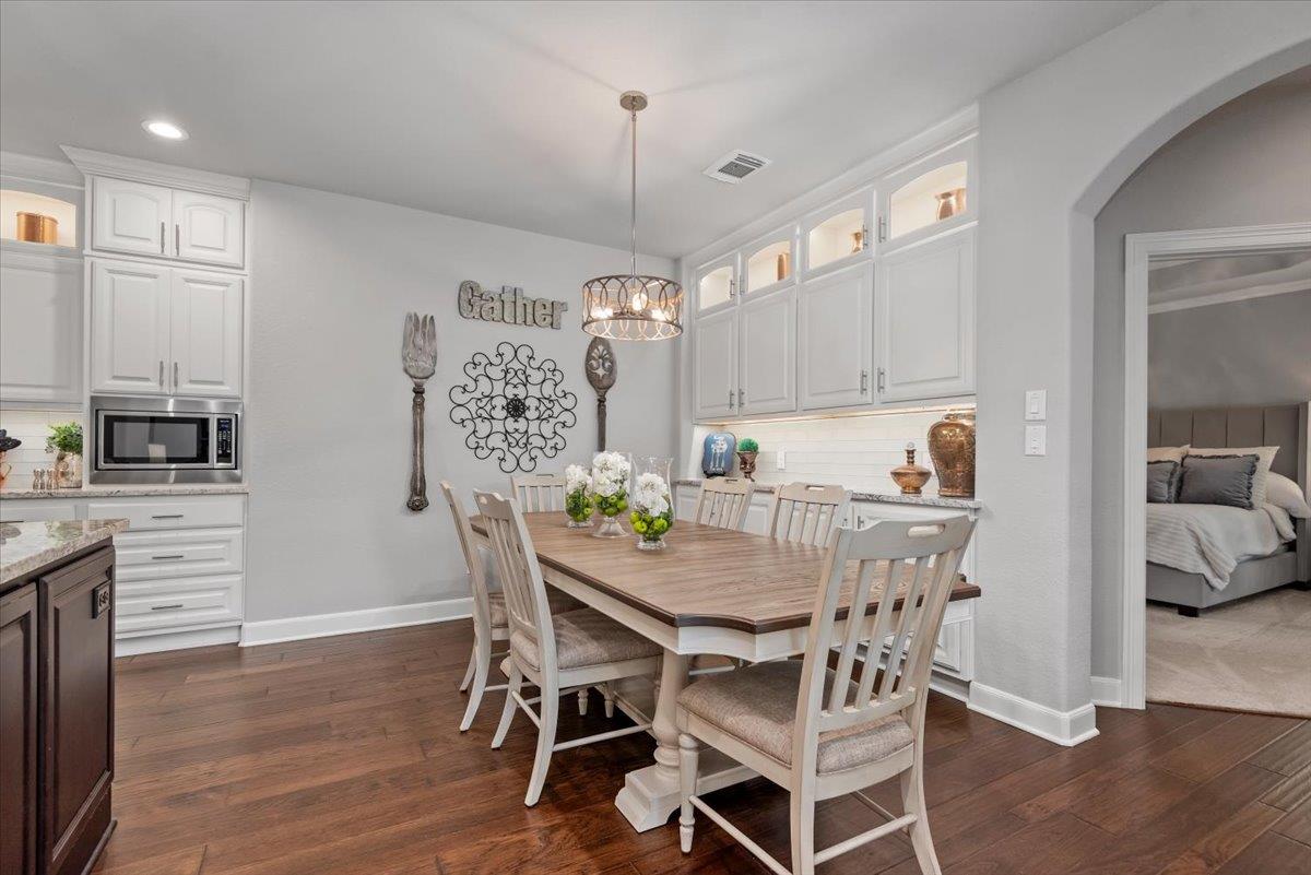 15519 Stallion Point Cir, Cypress, TX 77429