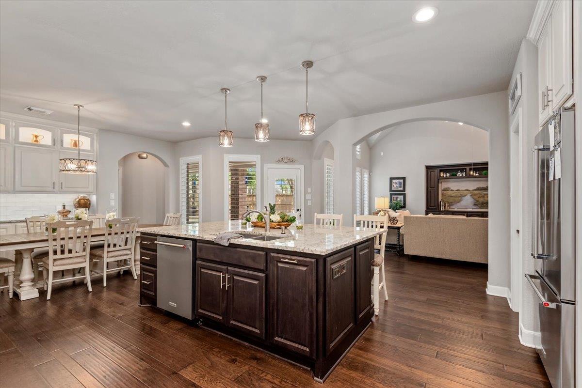 15519 Stallion Point Cir, Cypress, TX 77429