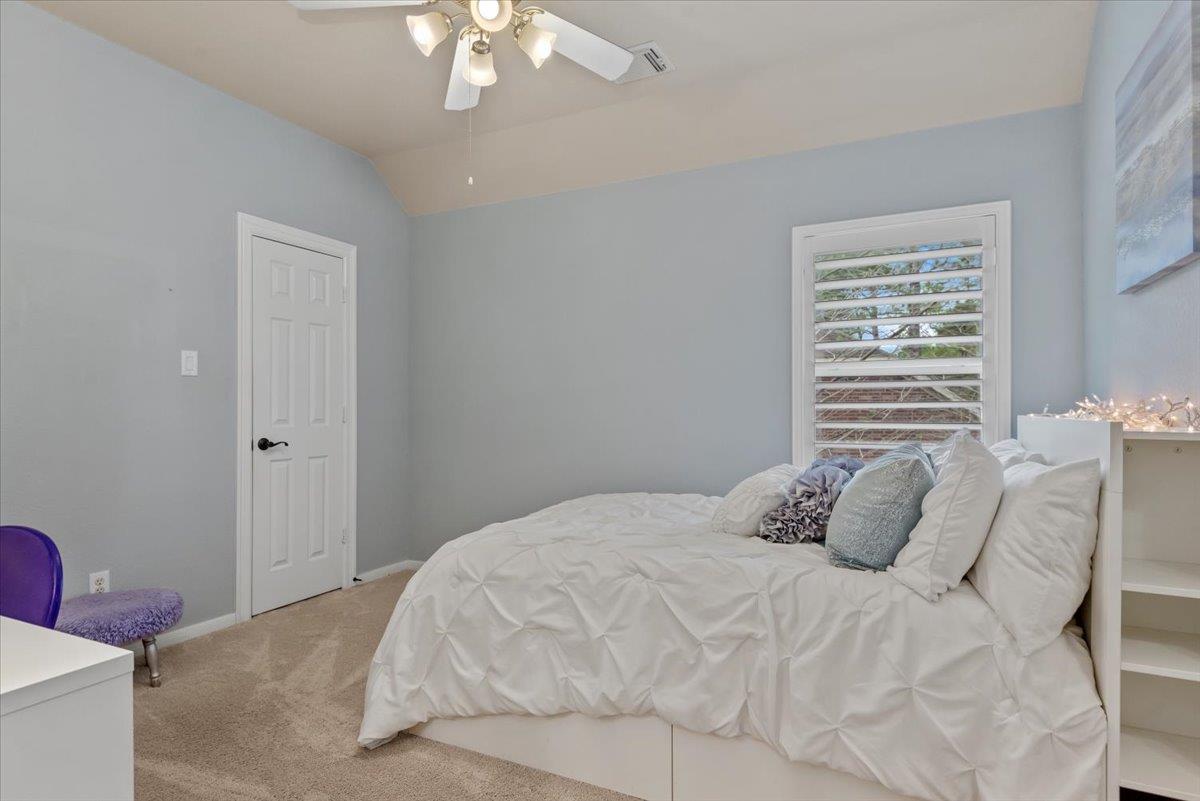 15519 Stallion Point Cir, Cypress, TX 77429