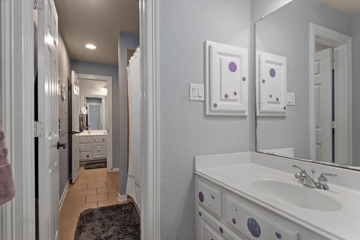 15519 Stallion Point Cir, Cypress, TX 77429