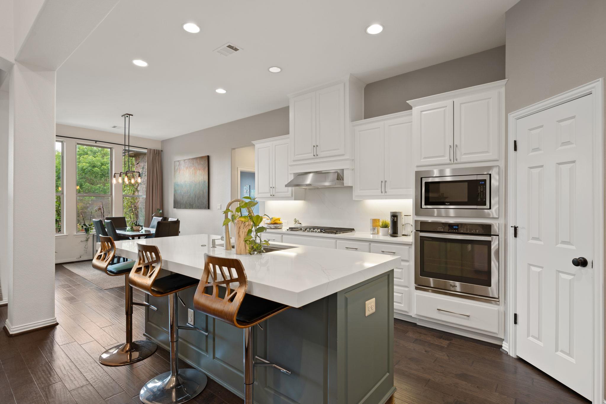 426 Sand Hills Ln, Austin, TX 78737