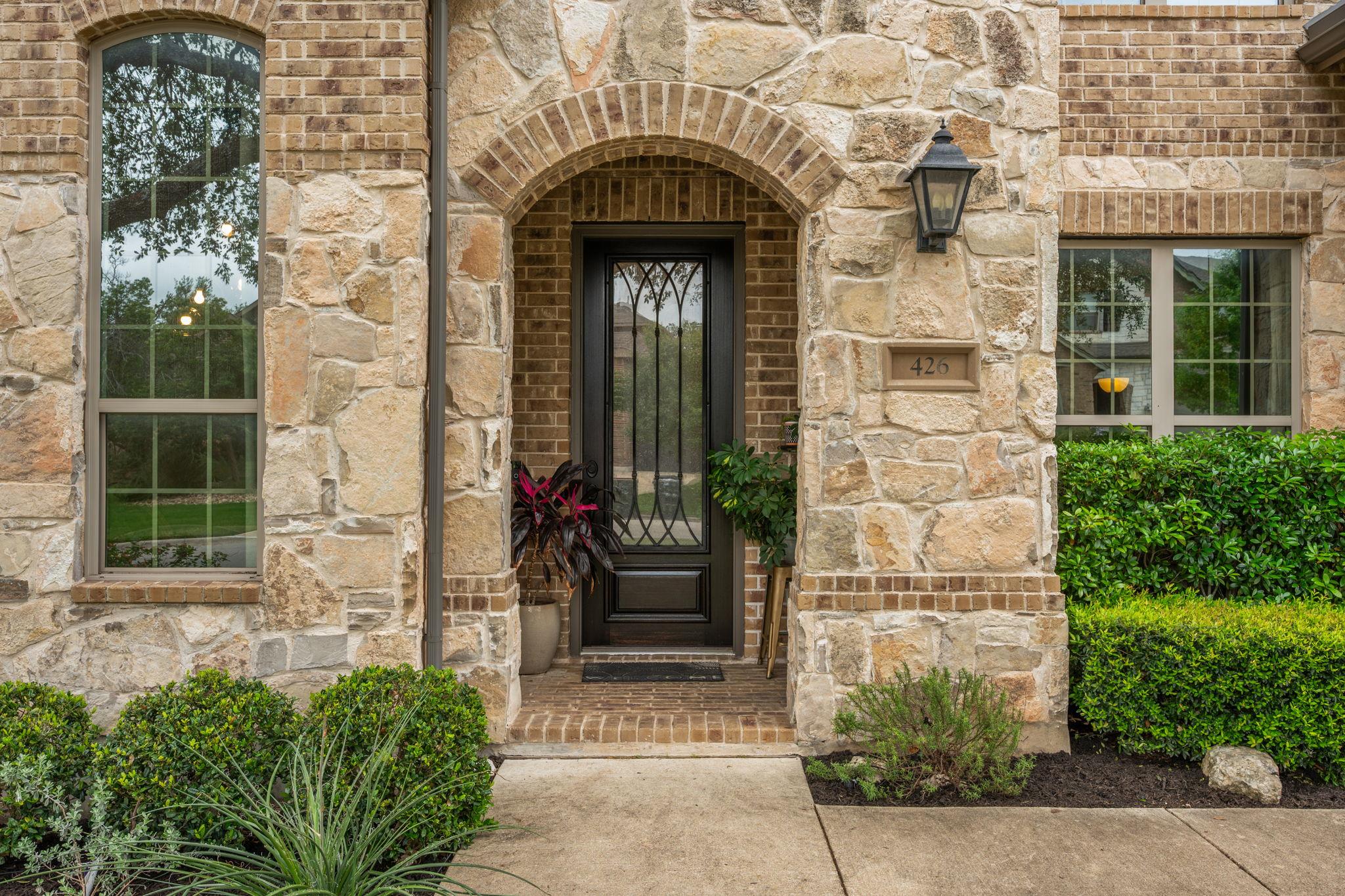 426 Sand Hills Ln, Austin, TX 78737