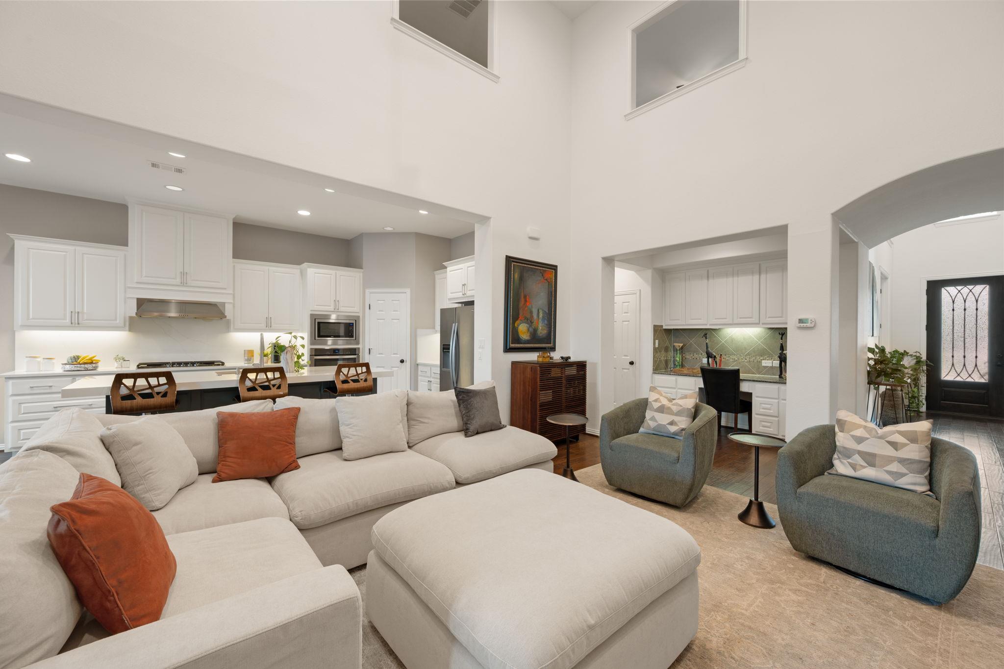 426 Sand Hills Ln, Austin, TX 78737