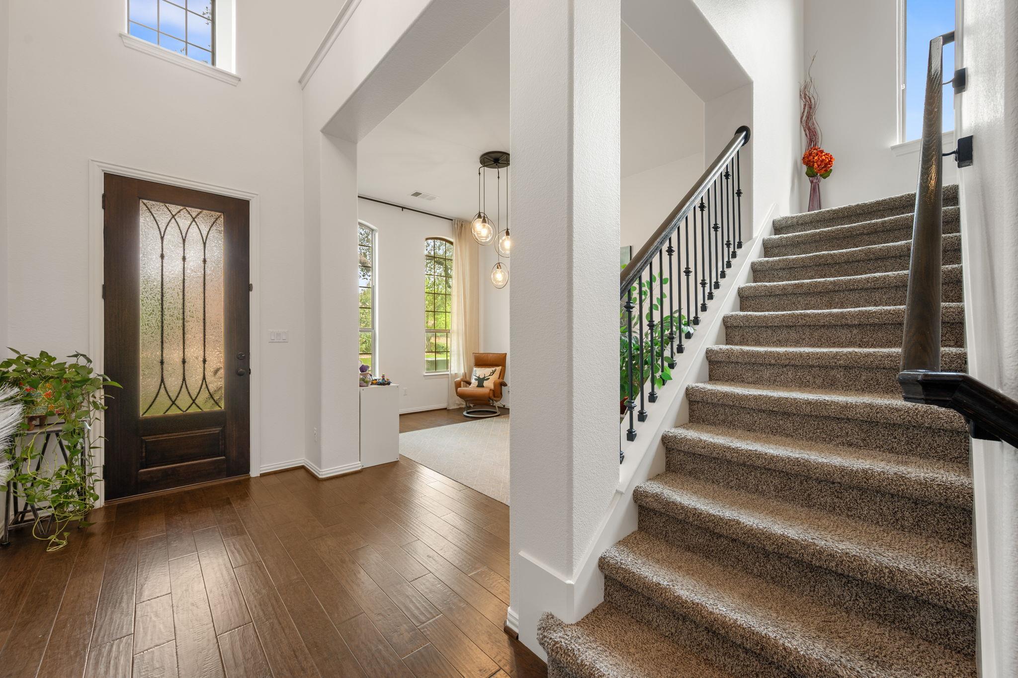 426 Sand Hills Ln, Austin, TX 78737