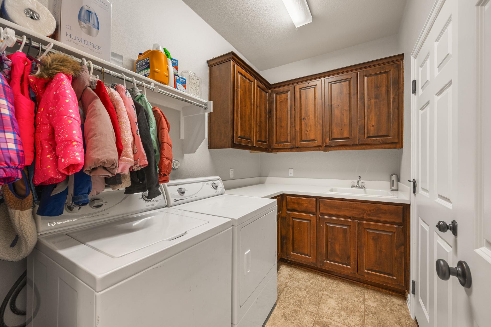 426 Sand Hills Ln, Austin, TX 78737