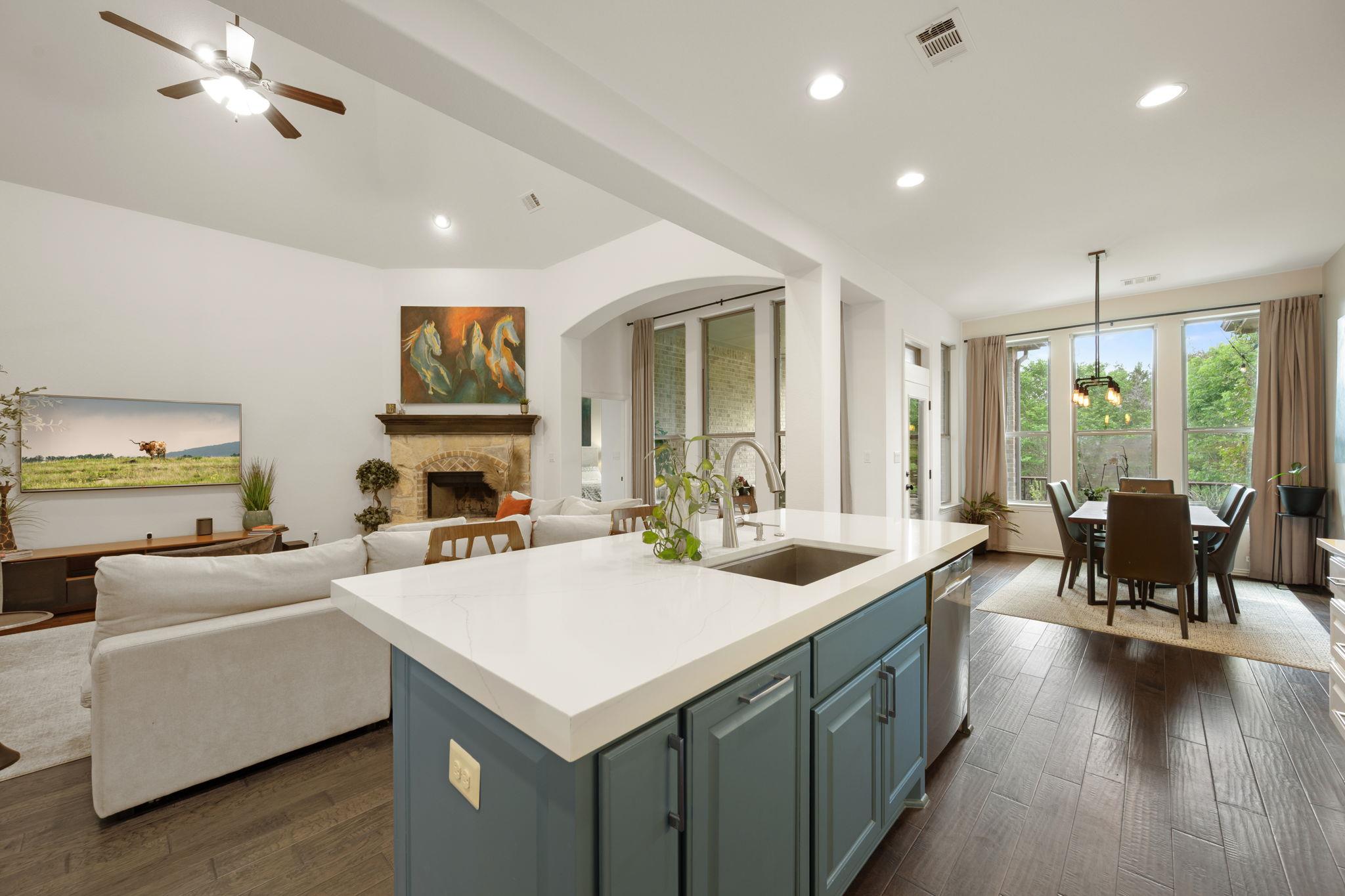 426 Sand Hills Ln, Austin, TX 78737