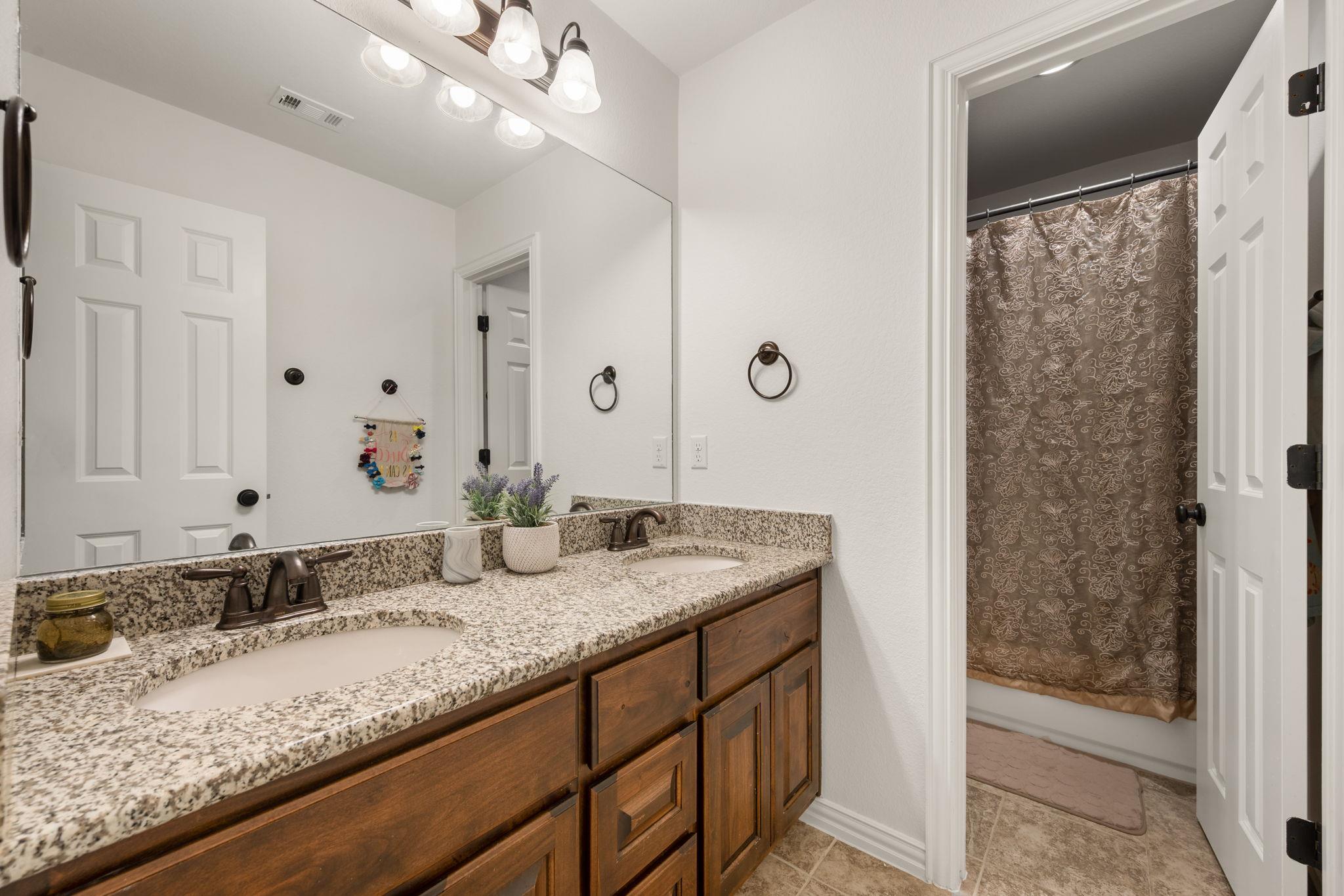 426 Sand Hills Ln, Austin, TX 78737