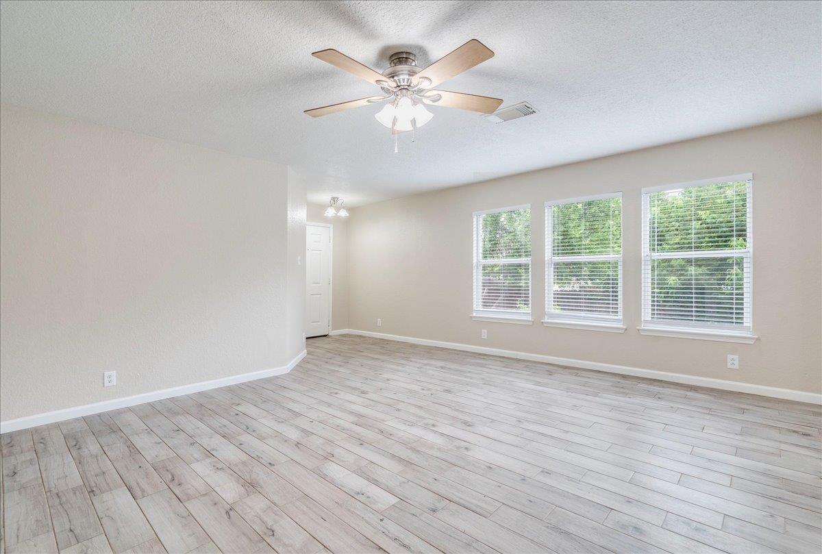 1142 Stone Gdn, New Braunfels, TX 78130