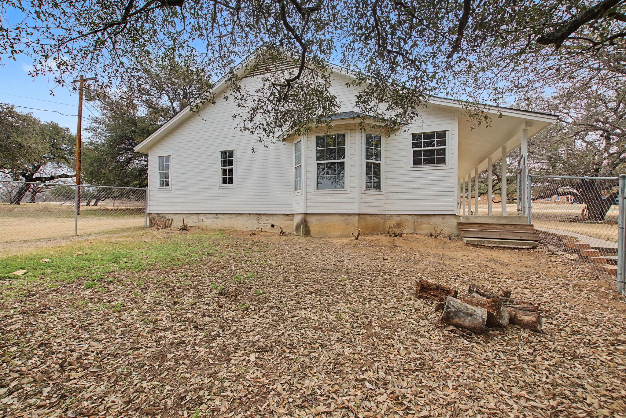 4308 Mountain View Dr, Kingsland, TX 78639